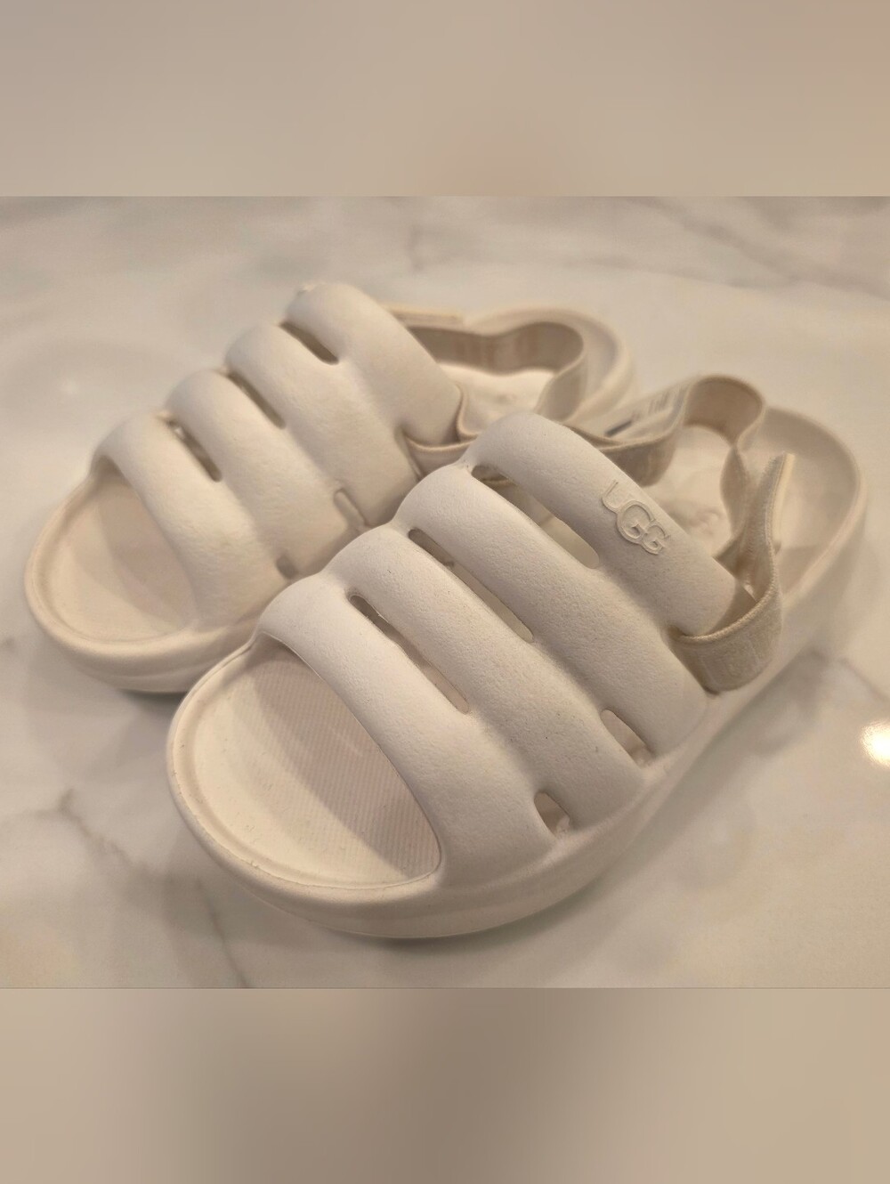 UGG T Sport Yeah Sandals/slide White, Girls Removable Strap Size 11